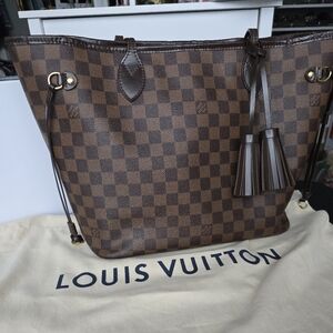 Louis Vuitton Damier Neverfull Bag